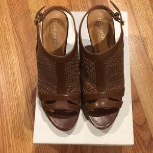 Open toe sling sandal never worn